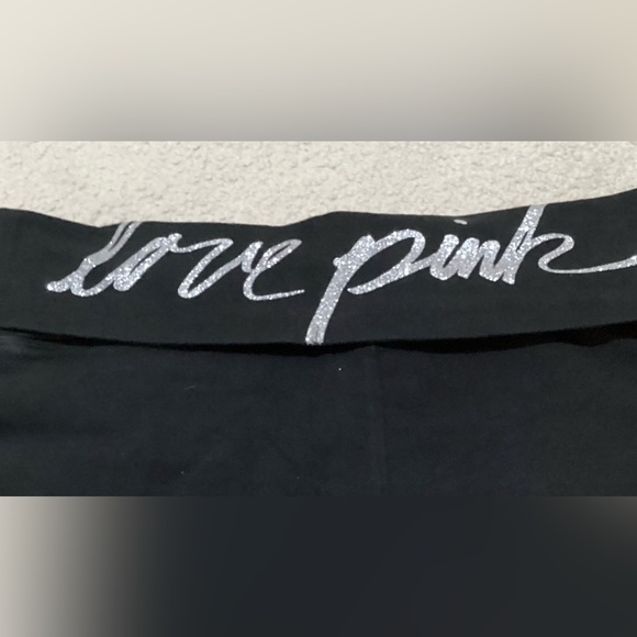 🔥EUC PINK BY VS REALLY CUTE&COMFY SPANDEX SHORTS LOVE PINK IN SILVER ON BACK!! - Picture 4 of 4